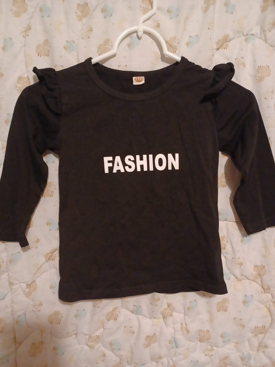 No-brand girls black long-sleeve Fashion shirt size 4T front